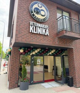 Telšių širdyje atsidaro moderni, kasdien veikianti veterinarijos klinika „8 drambliai" (Atnaujinta)
