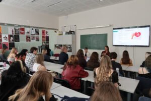 Širdies nepakankamumas per kūrybos prizmę: kaip į simptomus pažvelgė jaunieji menininkai?