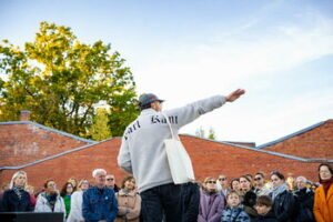 Pažinti miestą vietinių akimis: startuoja antrasis „Pasivaikščiojimai. Kaip mes“ sezonas