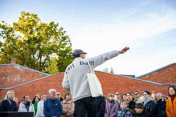 Pažinti miestą vietinių akimis: startuoja antrasis „Pasivaikščiojimai. Kaip mes“ sezonas