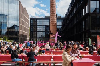 Rožinės sriubos efektas: kaip Vilniaus šaltibarščių festivalis stiprina miesto konkurencingumą