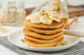 Stebinanti meilė bananams – 1 Lietuvos gyventojui jų atitenka virš 4,5 kg: ką iš jų gaminti šį savaitgalį?