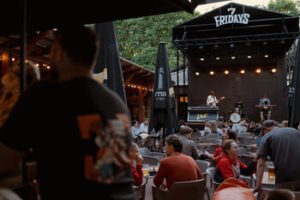 VINGIO PARKE ATGIMSTA LEGENDINĖ VIETA: DURIS ATVERIA „7 FRIDAYS VINGIS“