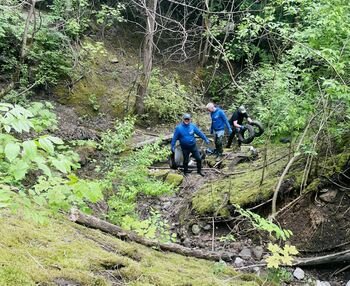 „River Cleanup Lietuva“ akcijos rezultatai – du puspilniai konteineriai ir raštas Vilniaus merui