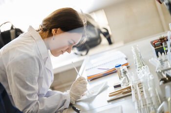 Nematomi planetos gelbėtojai: kaip globalios krizės sprendžiamos universitete