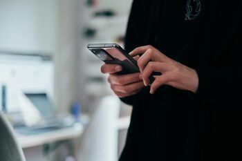 Negavote pranešimo apie audrą? Atsakė, kaip įjungti perspėjimus „iPhone“ ir „Android“