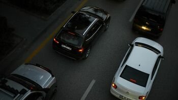 „Tesla“ autonominiai automobiliai jau Lietuvoje: ar lietuviai pasirengę sėsti į automobilį be vairuotojo?