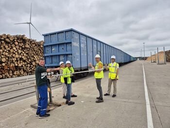 Strateginis pokytis logistikoje: „VMG Wood Solutions“ tiekimui pradėjo naudoti geležinkelį