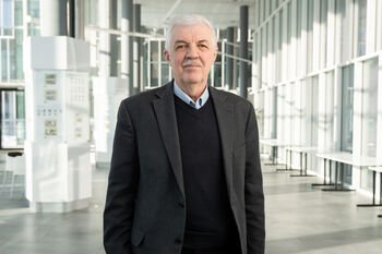 FTMC fizikų tyrimas – viename įtakingiausių pasaulio mokslo žurnalų: suteikė naujų žinių apie organinius saulės elementus