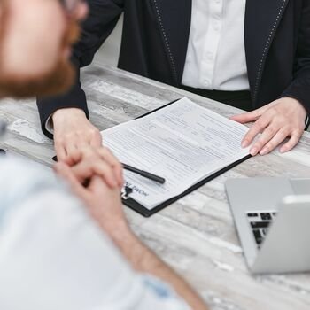 Ar po dešimties metų dar eisime į banko skyrių? Ekspertas paaiškino, kokių pokyčių galima tikėtis