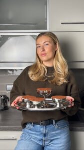 Matcha, sūri karamelė ar alyvuogių aliejus ant ledų? Receptų kūrėja atskleidė, kokių desertų šiandien norime iš tiesų