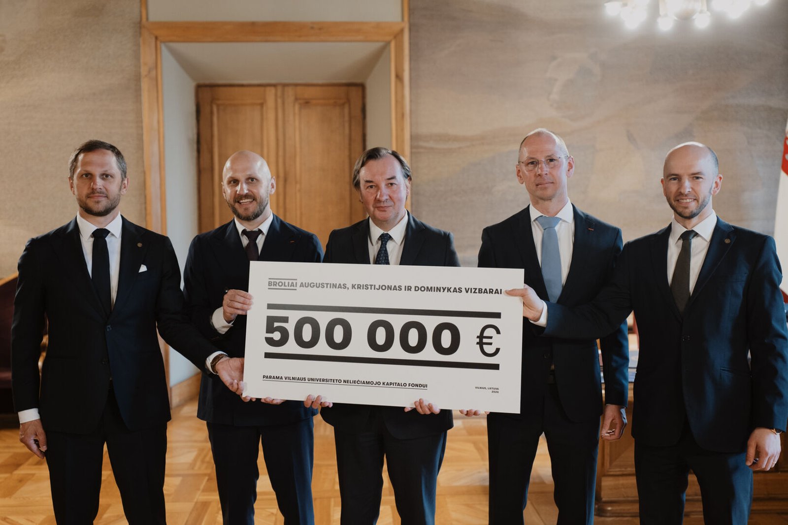 Broliai Vizbarai skiria 0,5 mln. eurų paramą filantropiniam VU neliečiamojo kapitalo fondui