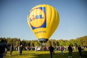 „Lidl“ kviečia švęsti 10-ąjį gimtadienį kartu: Vilniuje ir Kaune – nemokamos pramogos ir pasikėlimas oro balionu