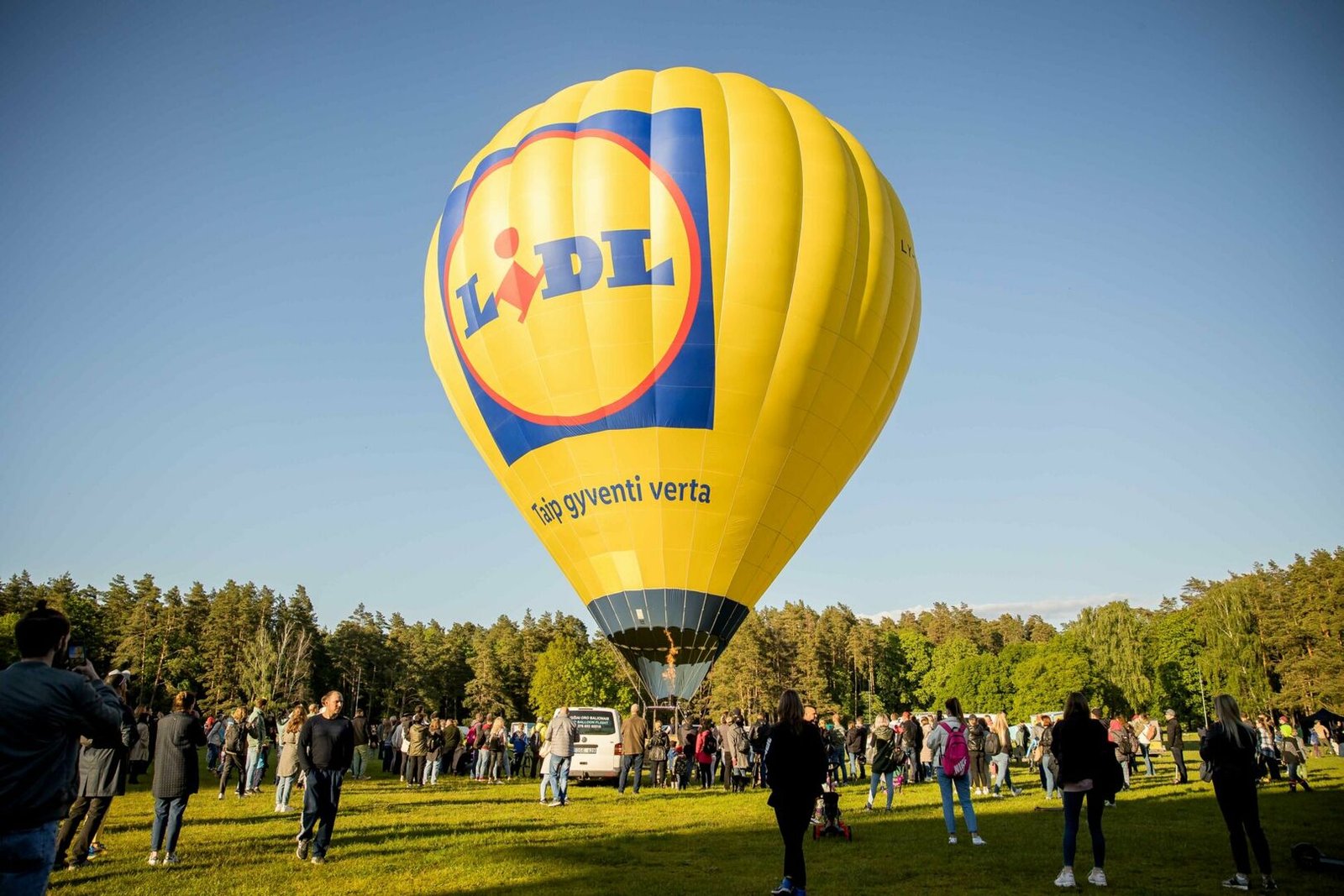 „Lidl“ kviečia švęsti 10-ąjį gimtadienį kartu: Vilniuje ir Kaune – nemokamos pramogos ir pasikėlimas oro balionu