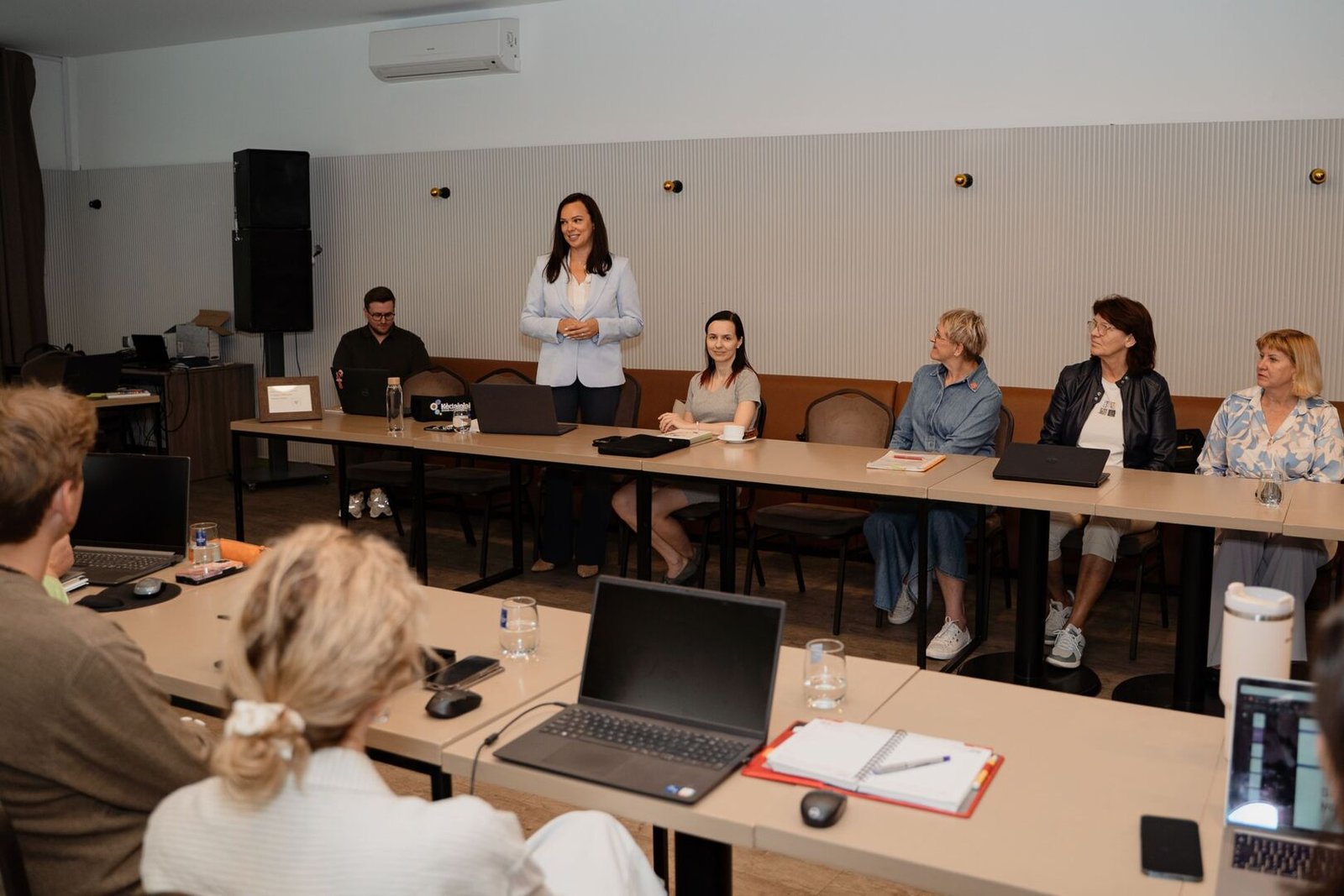 Sklandžiai užsieniečių integracijai: Kėdainiuose pristatytas skaitmeninis Sociokultūrinio įvado mokymų asistentas