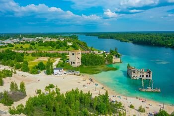 Vasaros kelionių pikas įsibėgėja: kada pirkti bilietus ir kur nebrangiai keliauti Baltijos šalyse