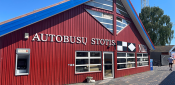 Pokyčiai Kuršių nerijoje: atnaujinta Nidos autobusų stotis, daugėja reisų ir paslaugų keliaujantiems