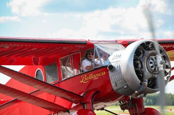 Aviacijos šventė Kaune: pasaulinio garso pilotai, istoriniai orlaiviai ir įspūdingas sutemų šou