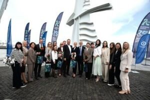 Po plačiai išskleistais Albatroso sparnais – atmintis ir pagarba: jūrinė bendruomenė susibūrė į jautrią ceremoniją