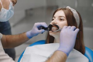 Ortodontinis gydymas: daugiau nei tiesi šypsena