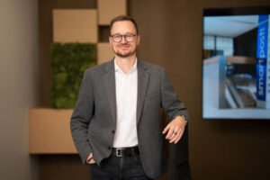 Siuntų pristatymo ateitis: kodėl paštomatų nepakeis robotai ar dronai?