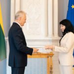Prezidentas įteikė skiriamuosius raštus Lietuvos ambasadoriams Singapūre, Jungtiniuose Arabų Emyratuose ir Graikijoje