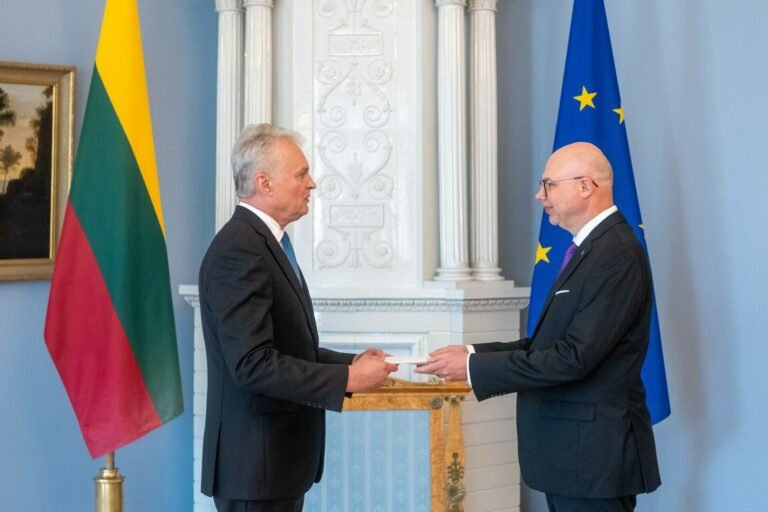 Prezidentas įteikė skiriamuosius raštus Lietuvos ambasadoriams Egipte, Belgijoje ir Norvegijoje