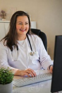 Šeimos gydytoja: kondicionieriai nesukelia peršalimo, tačiau netinkamai naudojami gali pakenkti sveikatai