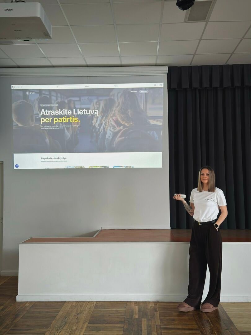 Mokytojos kasdienybė įkvėpė verslo idėją: gargždiškė vysto platformą, padedančią lengviau organizuoti moksleivių ekskursijas