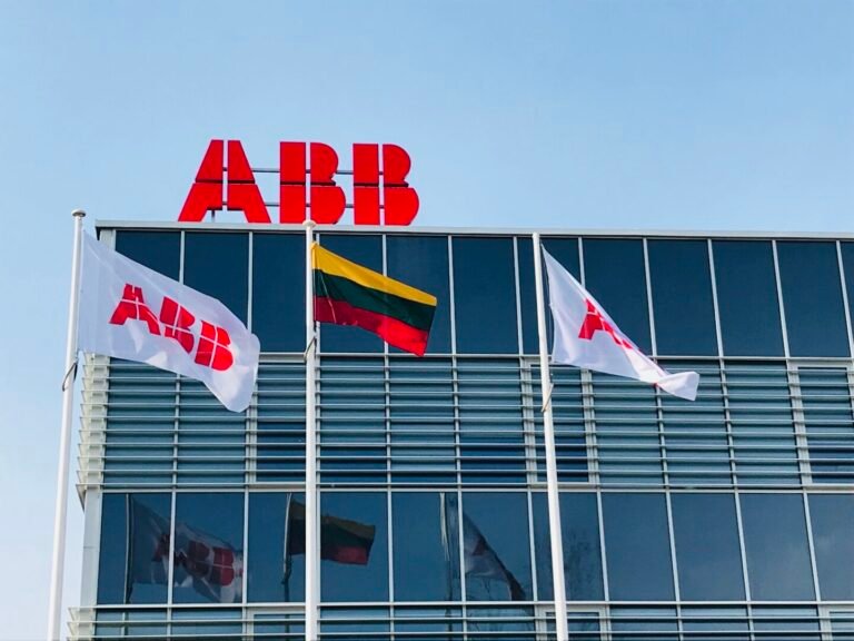 "ABB Lietuva" 2025 m. finansiniai rezultatai: pajamų ir pelno augimas bei stipresnė tvarumo kryptis