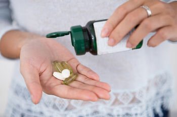 Kodėl gydytojas, išgirdęs, kad nuolat jaučiatės pavargę, neskuba rekomenduoti vitaminų?