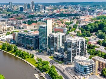 Antrąjį 2026-ųjų ketvirtį privatus verslas pažadino Vilniaus biurų rinką