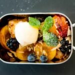 Ant grotelių keptų nektarinų salotos su burrata: restorano vertas patiekalas, kurį paruošite per 15 minučių