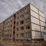 Dalį daugiabučio Vilniuje apšiltino vos per dvi dienas: tai gali pakeisti renovaciją Lietuvoje