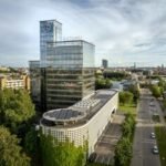 „Rietumu Banka“ stiprina pozicijas Lietuvoje, domina ir aštuonženklės paskolos