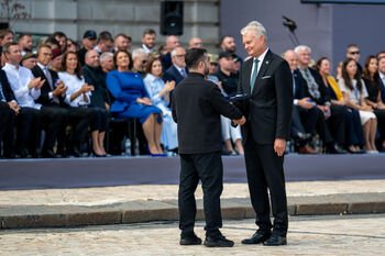 Prezidentas Kijeve priėmė apdovanojimą Lietuvos žmonėms