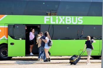 „FlixBus“: vasarai pratęsti lietuviai renkasi kaimynines šalis, tarp populiariausių – gimtadienį švenčianti Ryga