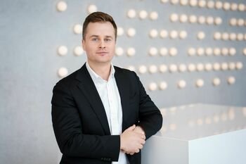 Elektromobilių vairuotojų prioritetai keičiasi: infrastruktūra rūpi vis mažiau, svarbesnė tampa įkrovimo kaina