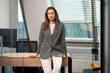 Po liepos karštligės NT sandoriai lėtėja, bet kainų vidurkius kelia nauji projektai