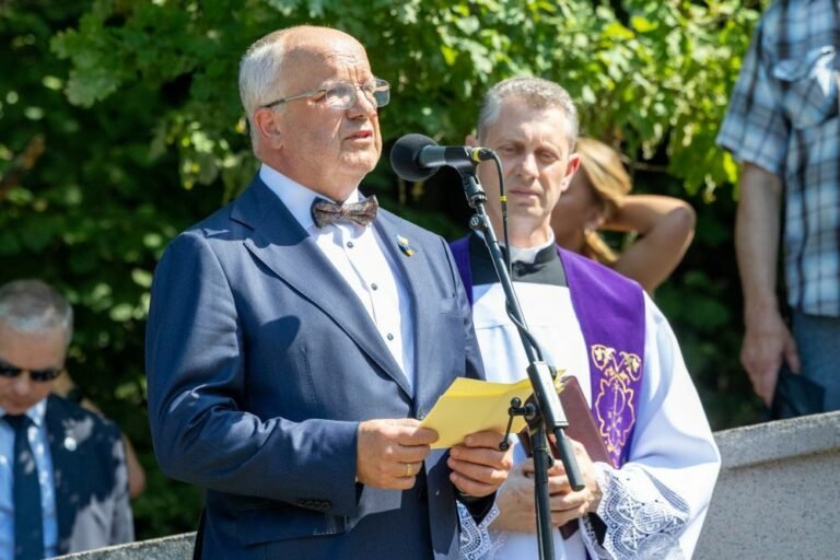 Seimo Pirmininko Juozo Oleko kalba išlydint profesorę Kazimierą Danutę Prunskienę kapinėse (Atnaujinta)