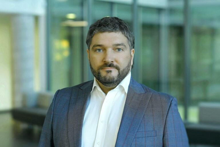 Liko laisvų valstybės finansuojamų vietų į IT studijas: ekspertas ragina nepasiduoti DI baimei