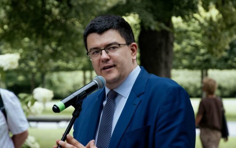 Seimo nario V. Sinicos pranešimas: parlamentaras kreipėsi į prokurorus: prašo grąžinti Kauno mečetę valstybei    (Atnaujinta)
