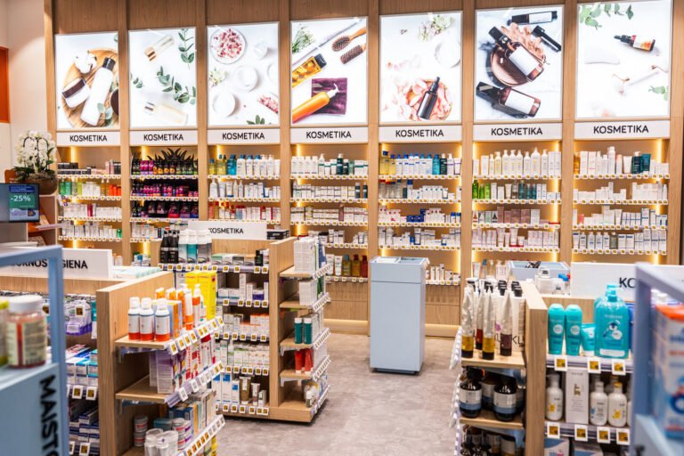 PLC „Mega“ lankytojams – nauja „Gintarinė vaistinė“ su skiepų kabinetu ir farmacijos specialistų konsultacijomis