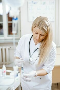 Per 200 studentų pasirinko slaugą Klaipėdos universitete: profesijos vaidmuo keičiasi