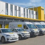 Kas trečias Lietuvos pašto automobilis – elektrinis: į didmiesčių gatves išriedėjo nauji kurjerių mikroautobusai