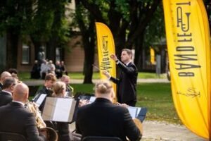 „BandFest Kaunas 2026“ baigiamąjį akordą vainikavo muzikinė laudacija  Prezidentui Valdui Adamkui