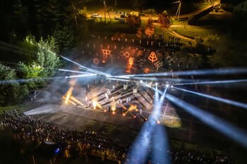 Rudens lygiadienis Viečiūnuose: nuo žygio, senųjų ritualų iki šiuolaikinio šokio ir Petunijos