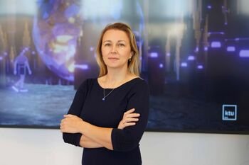 Atvėsus orams namuose grįžta pelėsis: kada nebeužtenka praverti lango ar nuvalyti dėmės?