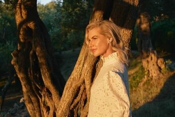 Naujoje „Dana Ribas Jewellery“ kolekcijoje „Elia“ – šimtamečių alyvmedžių ir moters stiprybės paralelė