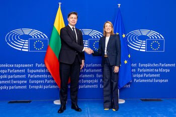 Su Europos Parlamento pirmininke susitikęs premjeras: Lietuvai pirmininkaujant ES Tarybai ieškosime sprendimų Europos saugumo, konkurencingumo ir plėtros srityse
